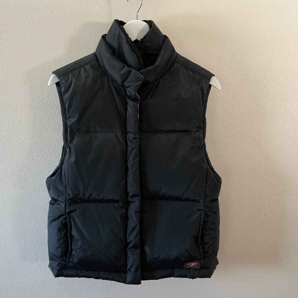 UGG Australia Women Down Puffer Vest with Removable Real Fur Collar ( L)